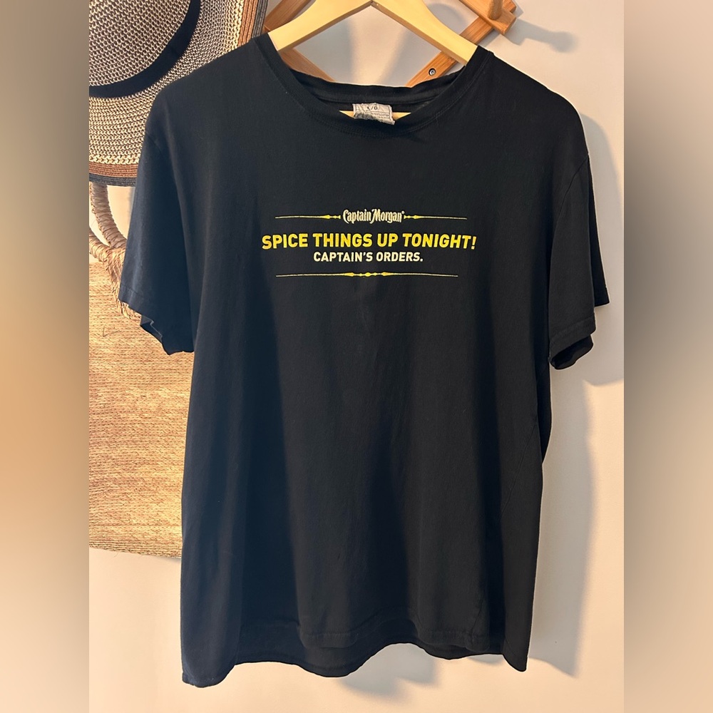 Vintage Captain Morgan Graphic Tee – “Spice Things Up Tonight”